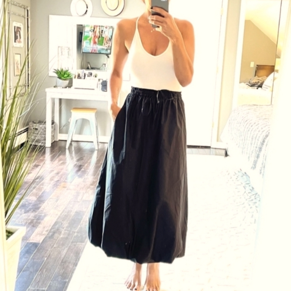ZARA NWT Bubble Hem Maxi Wiast Stretch Skirt